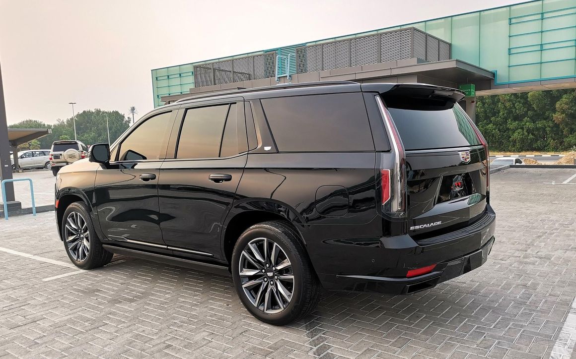CADILLAC ESCALADE - image 6