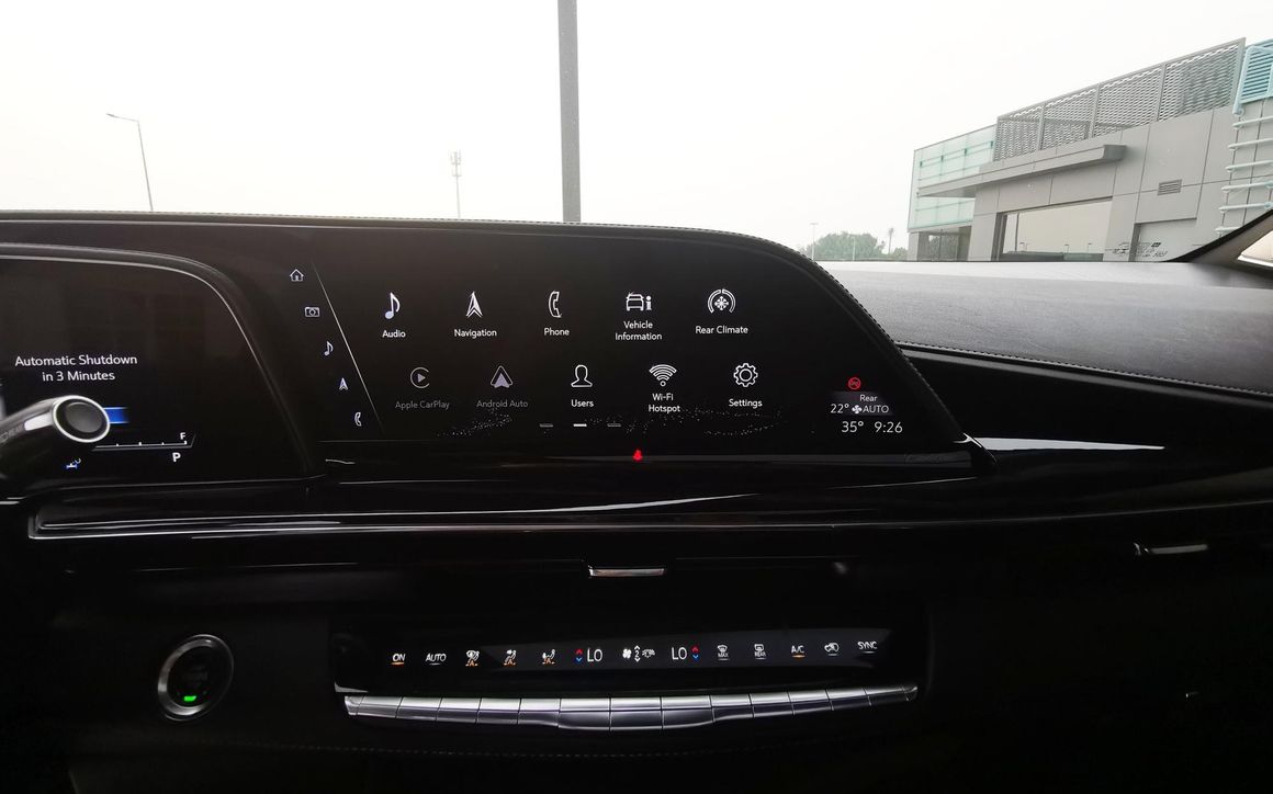 CADILLAC ESCALADE - image 13
