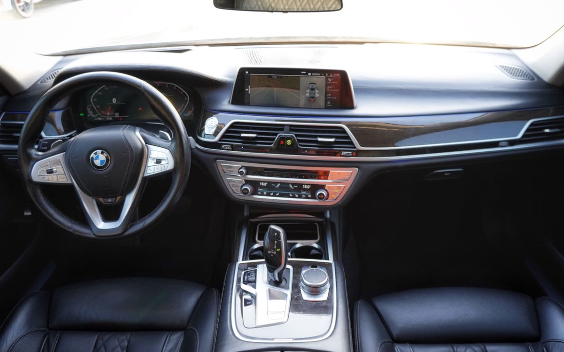 BMW 740Li - image 12