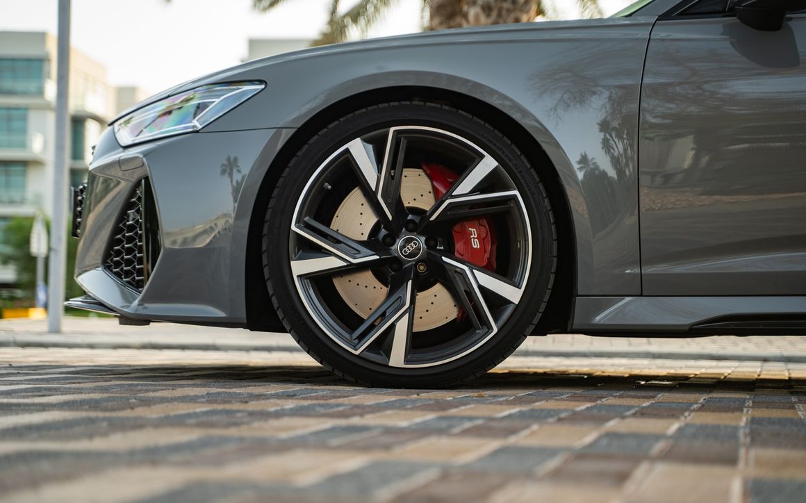 AUDI RS6 - image 9