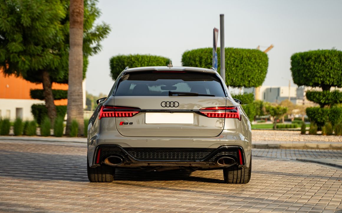 AUDI RS6 - image 6