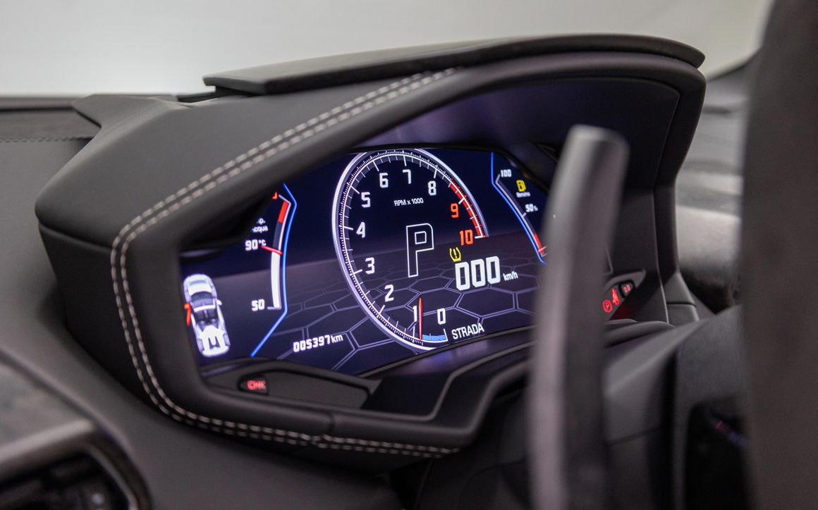 Lamborghini Huracan Spyder - image 24