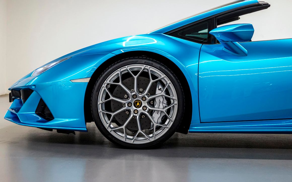 Lamborghini Huracan Spyder - image 10