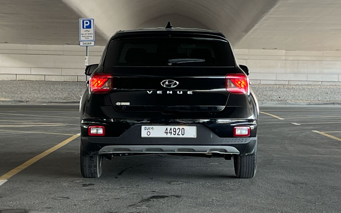 Hyundai Venue - image 6