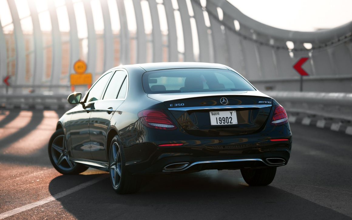 Mercedes E350 - image 3