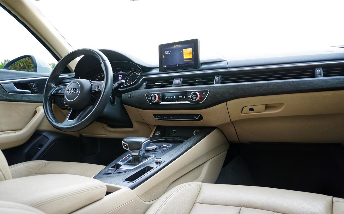 Audi A4 - image 11