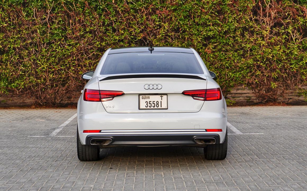 Audi A4 - image 6