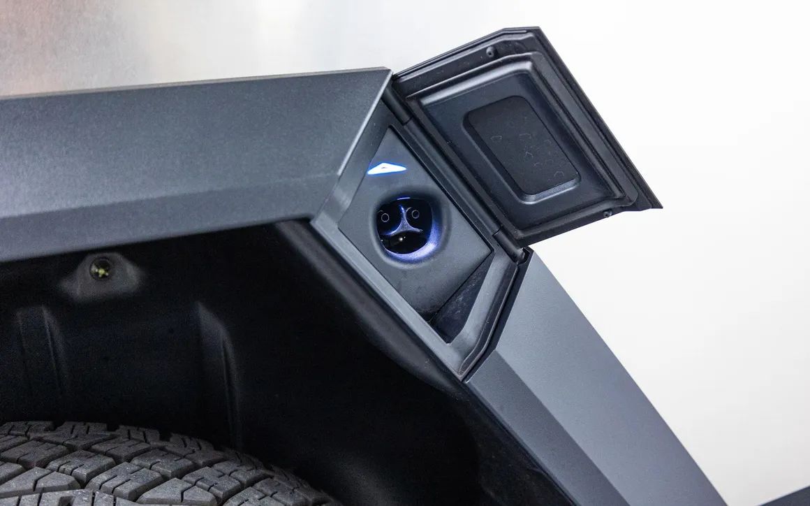 Tesla Cybertruck - image 13