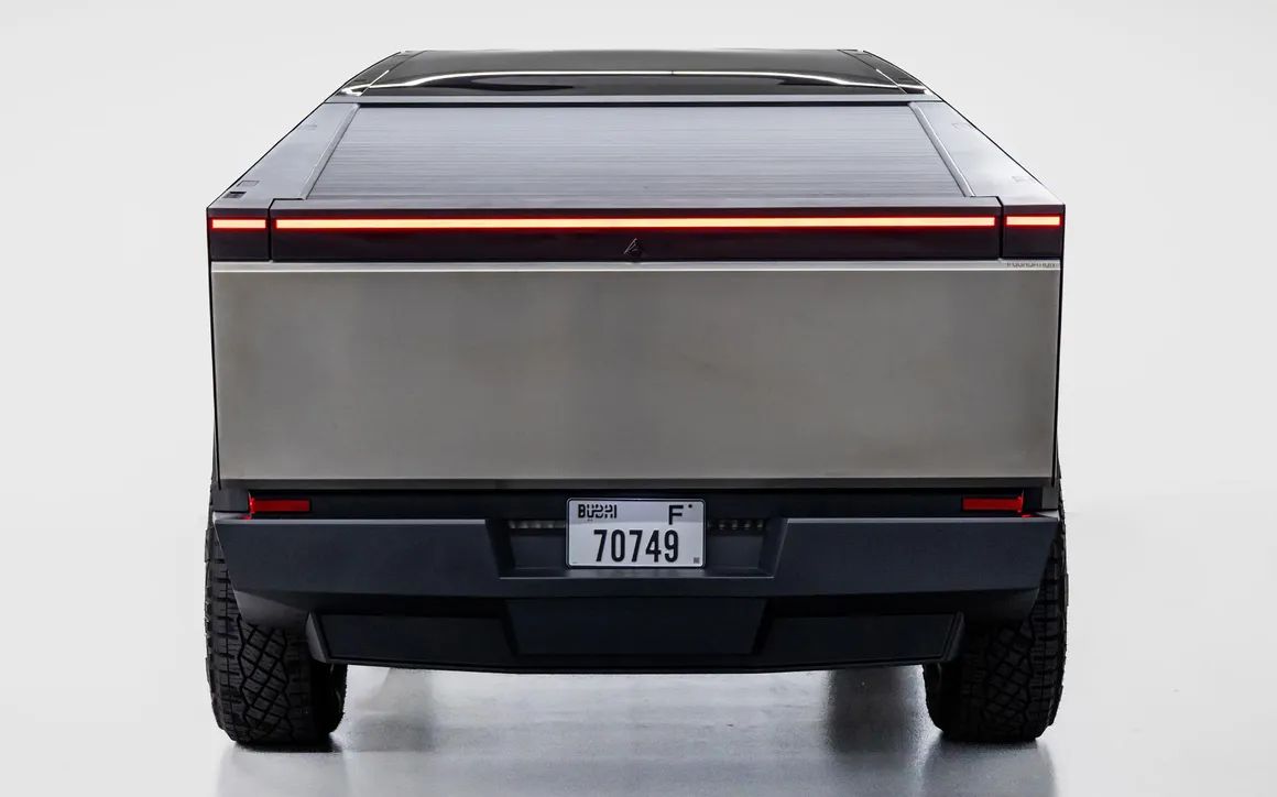 Tesla Cybertruck - image 5