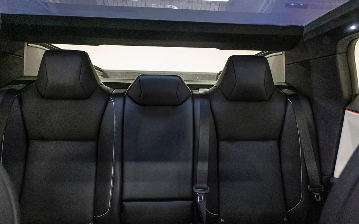 Tesla Cybertruck - image 21