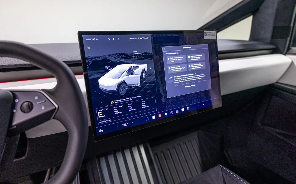 Tesla Cybertruck - image 19