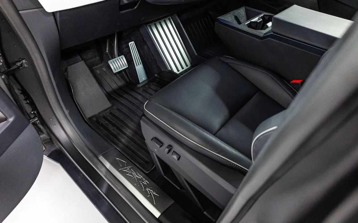 Tesla Cybertruck - image 14