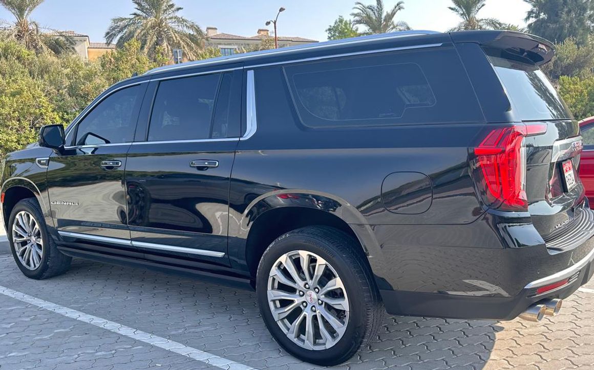 GMC YUKON DENALI - image 3