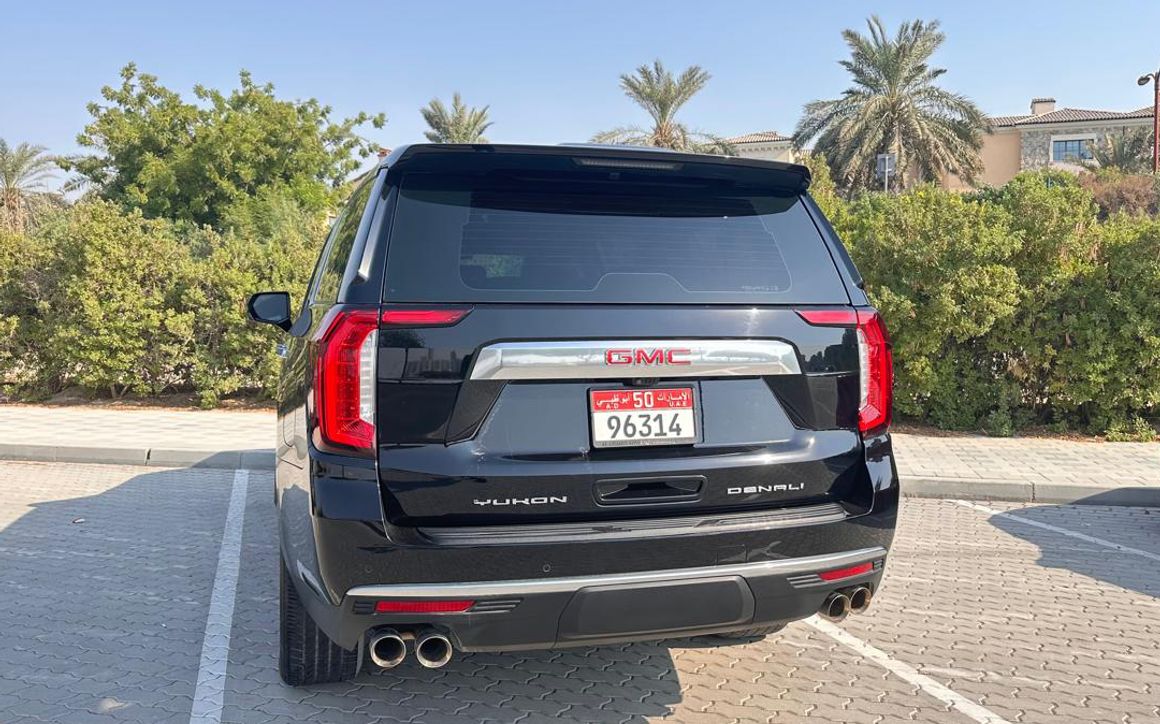 GMC YUKON DENALI - image 5