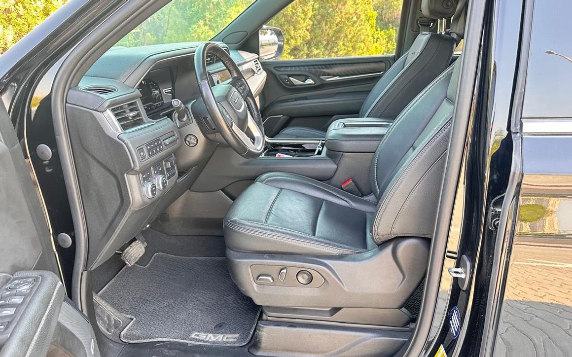 GMC YUKON DENALI - image 8