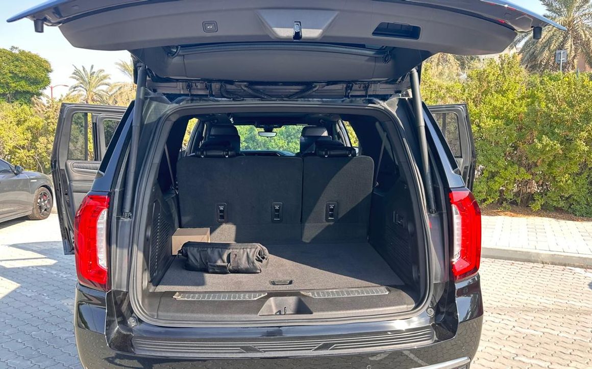 GMC YUKON DENALI - image 6