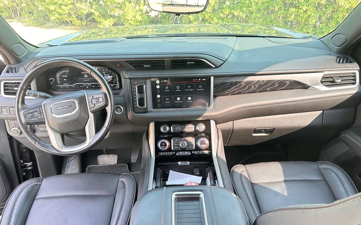 GMC YUKON DENALI - image 9
