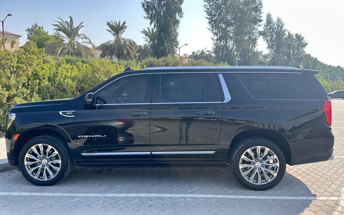 GMC YUKON DENALI - image 2