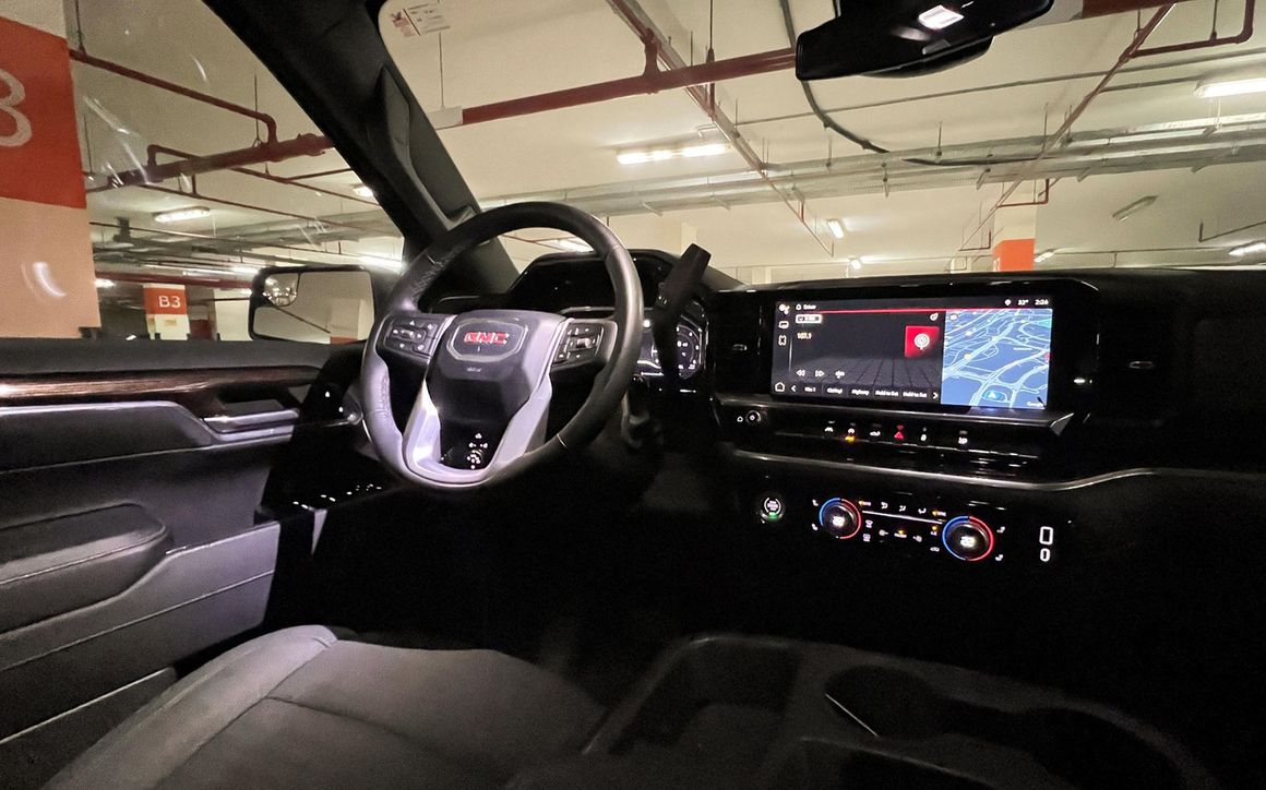 GMC Sierra - image 8