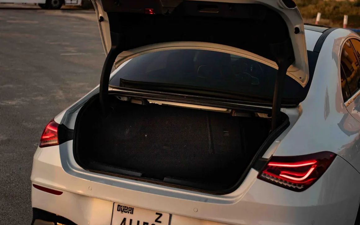 MERCEDES CLA250 - image 8
