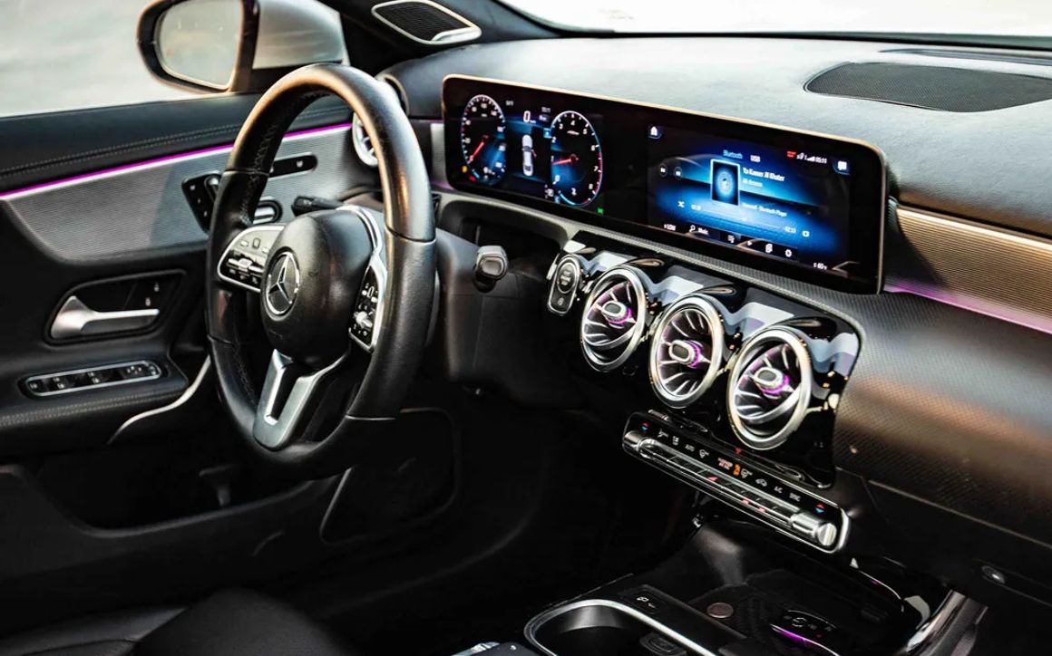 MERCEDES CLA250 - image 12