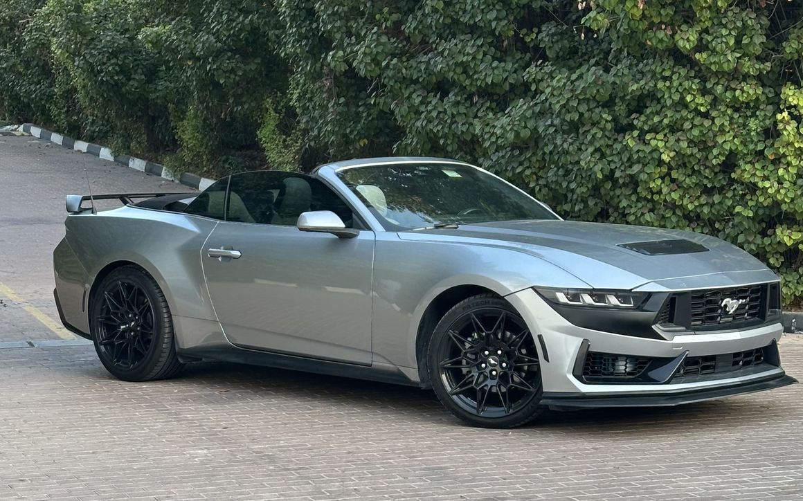 Ford Mustang - image 1