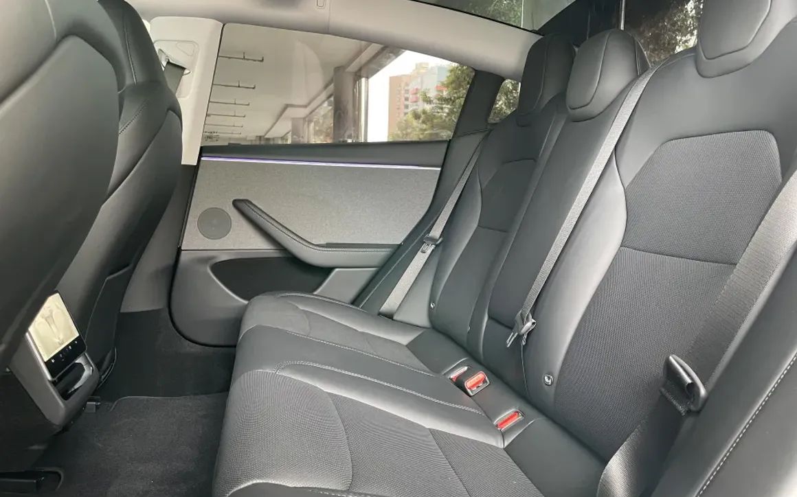 Tesla model 3 Performance 2024 - image 12