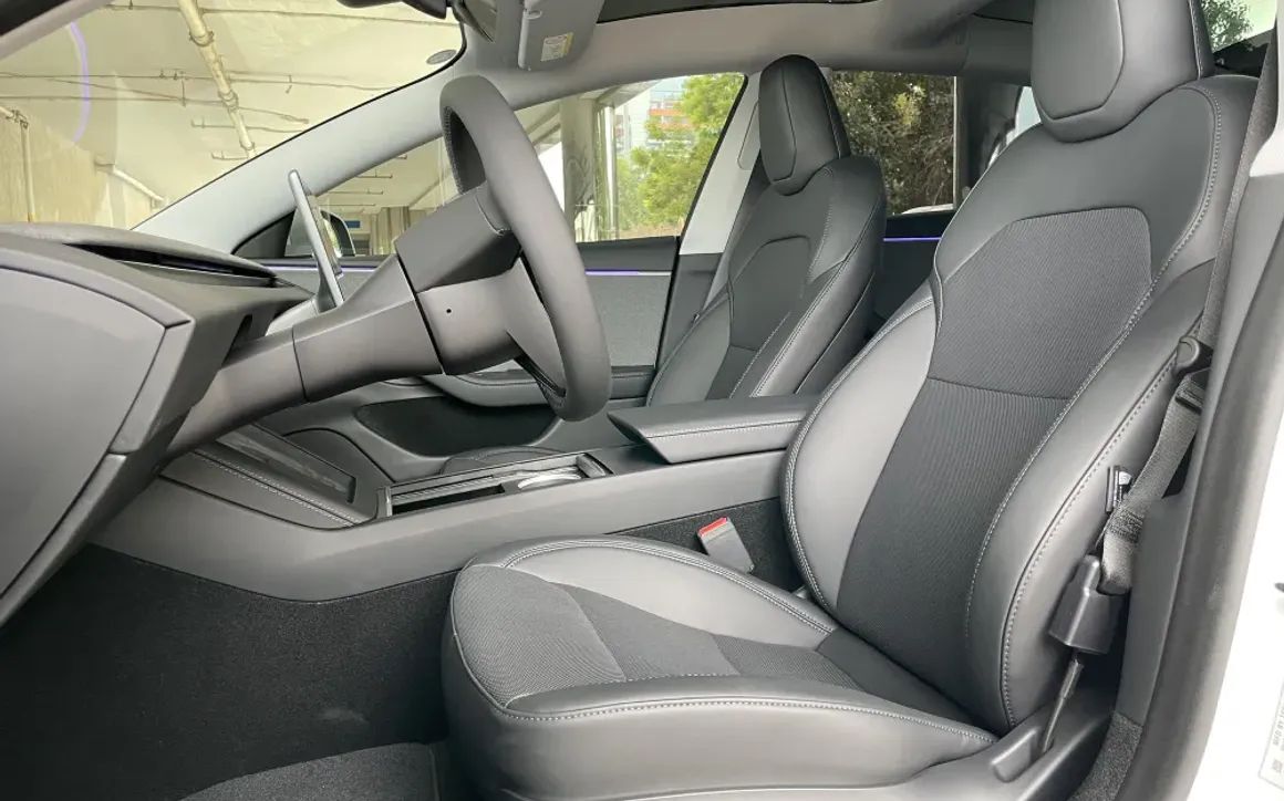 Tesla model 3 Performance 2024 - image 11