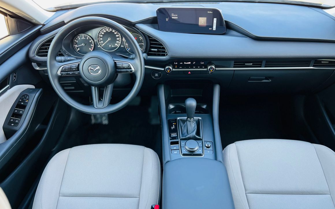 MAZDA 3 - image 6