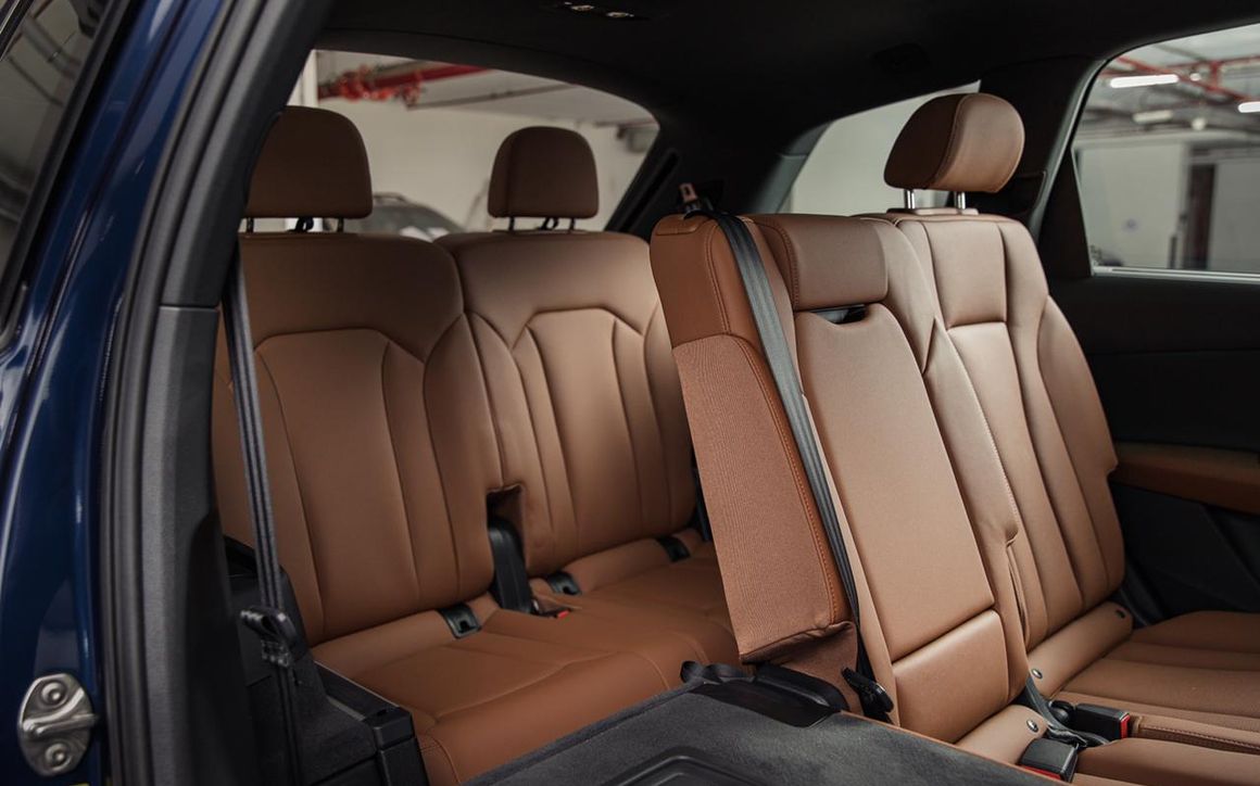Audi Q7 - image 8