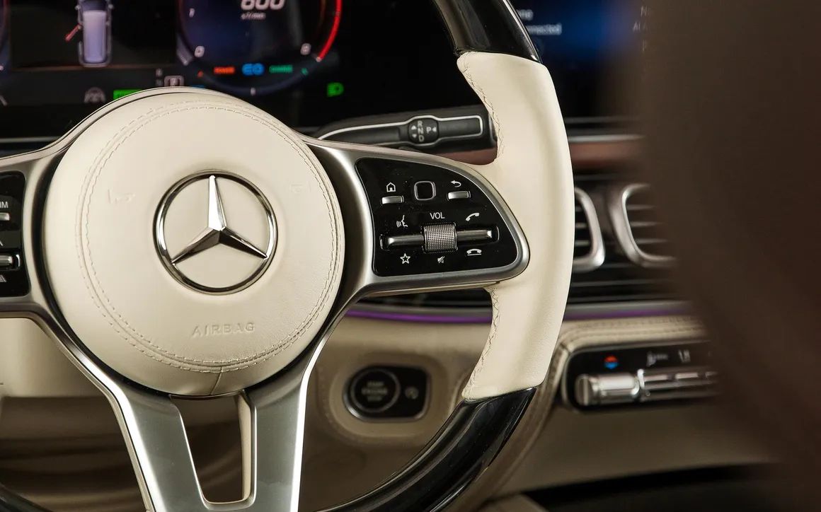 Mercedes GLS600 maybach - image 15