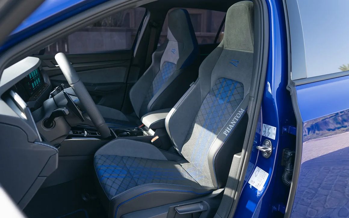 VOLKSWAGEN GOLF R - image 9