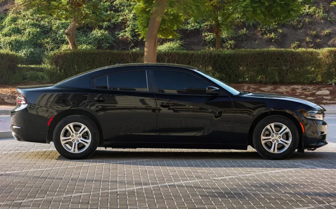 Dodge Charger - image 5