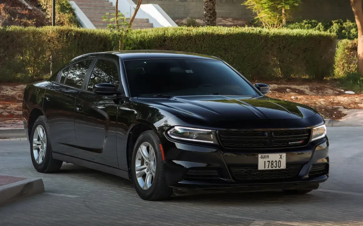 Dodge Charger - image 4