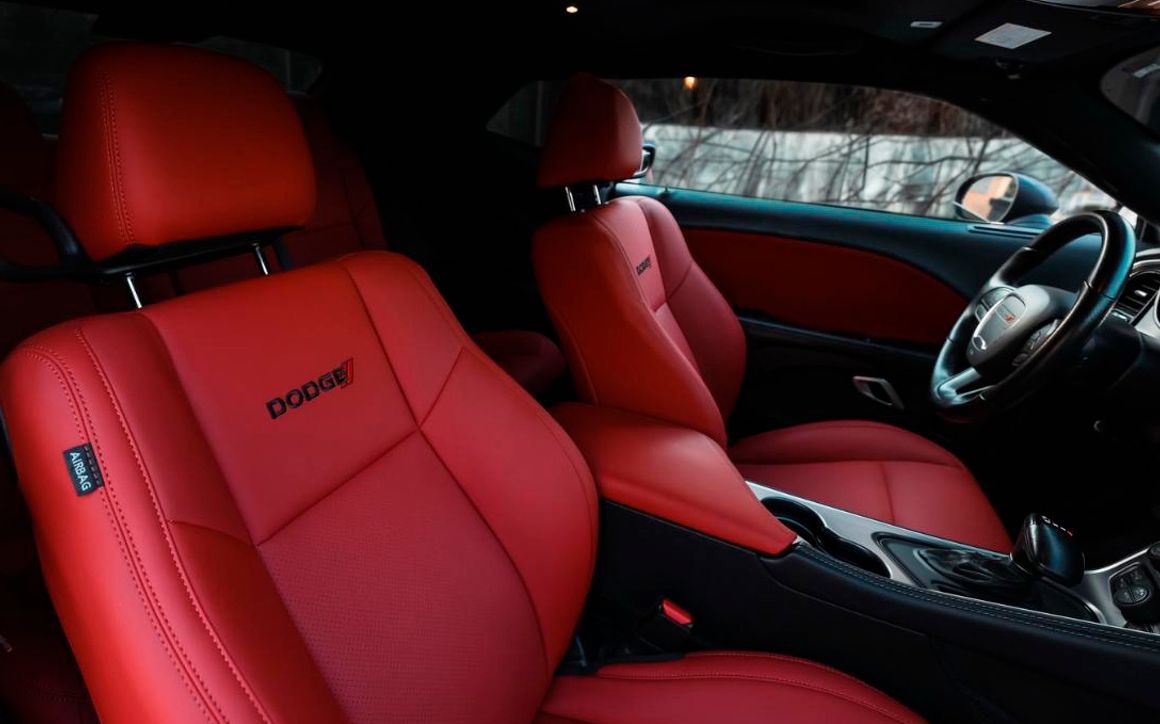 DODGE CHALLENGER - image 3