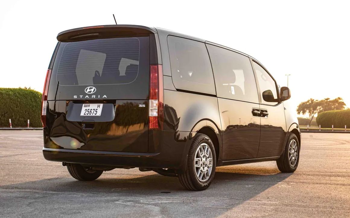 HYUNDAI STARIA - image 4