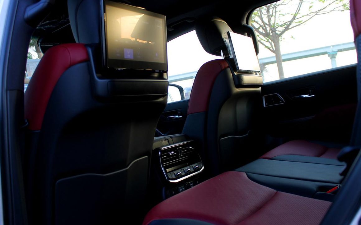 TOYOTA LAND CRUISER - image 11