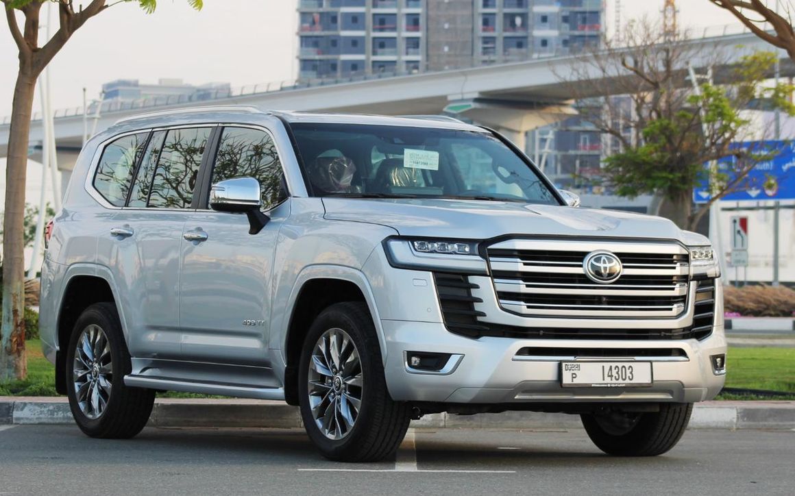 TOYOTA LAND CRUISER - image 4