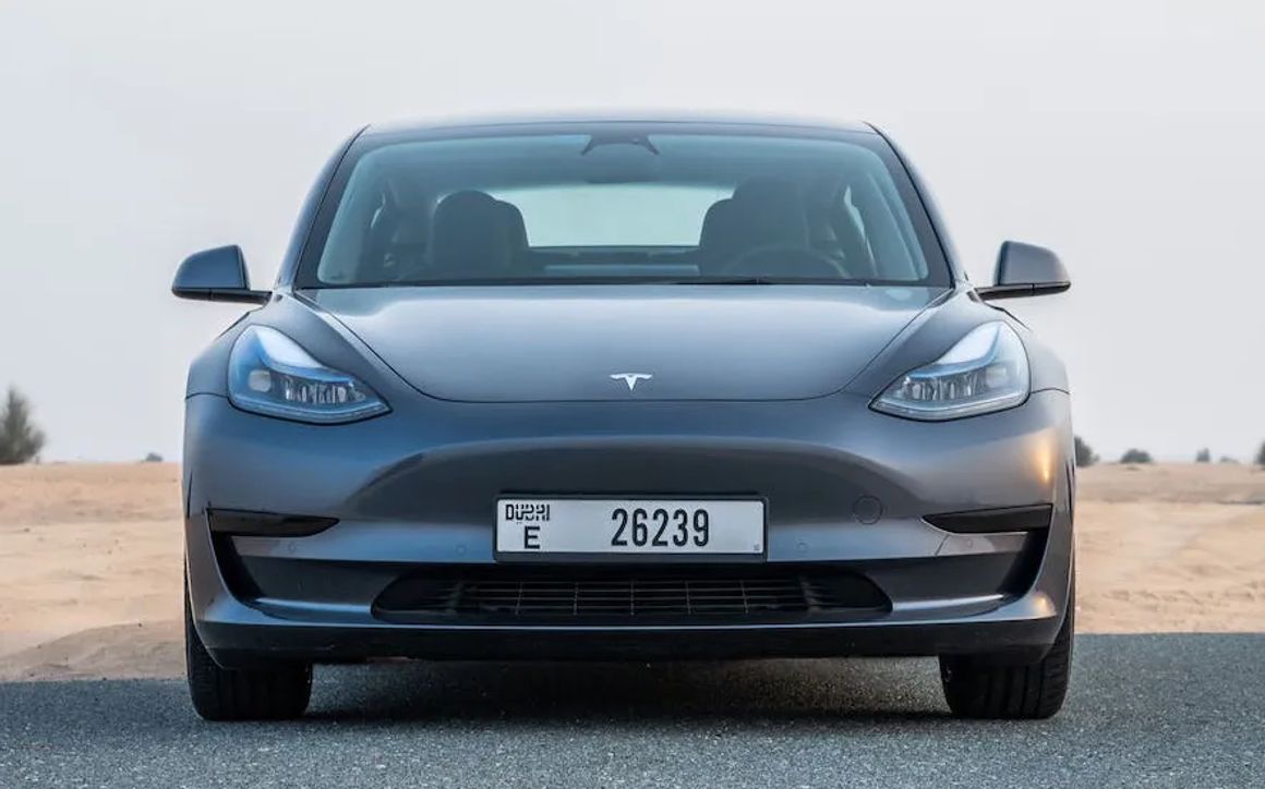 TESLA MODEL 3 - image 2
