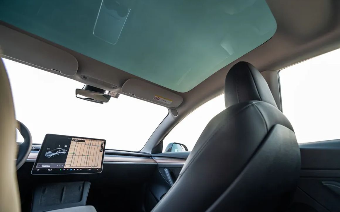 TESLA MODEL 3 - image 11