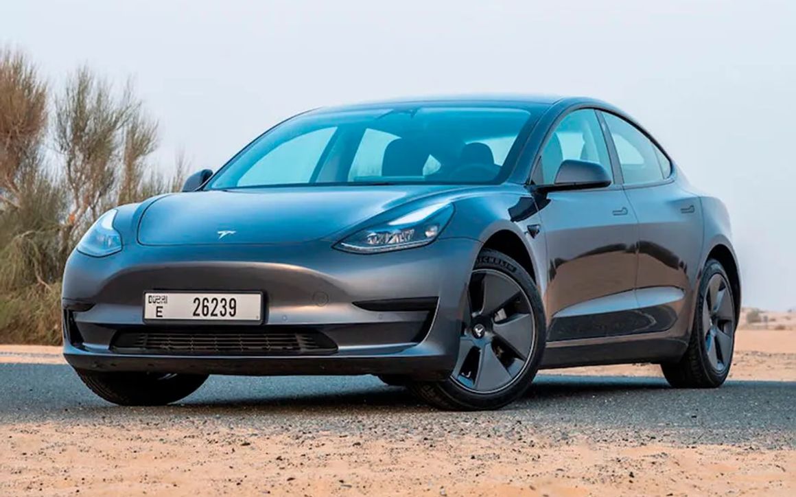 TESLA MODEL 3 - image 1