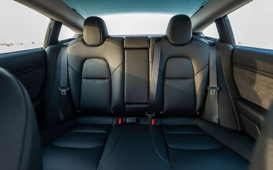 TESLA MODEL 3 - image 13