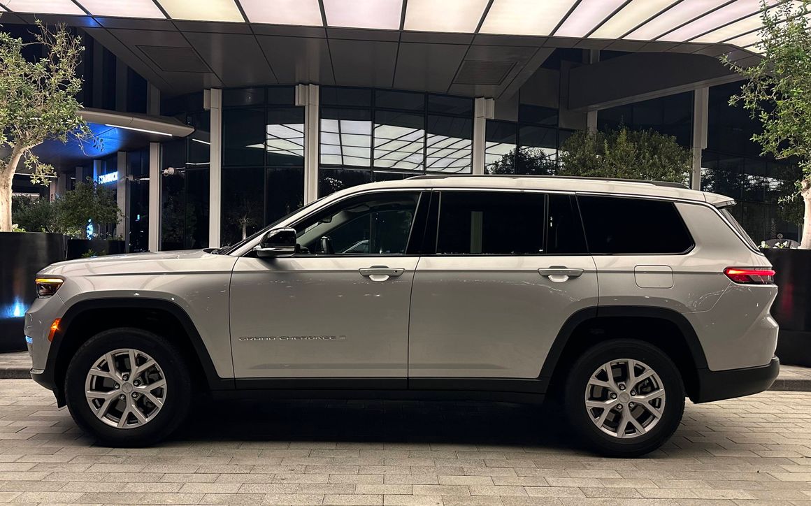 Jeep Cherokee - image 2