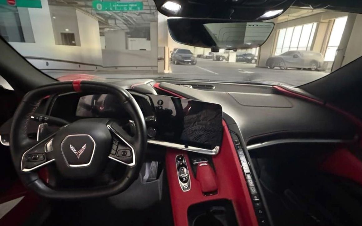 Chevrolet Corvette - image 5