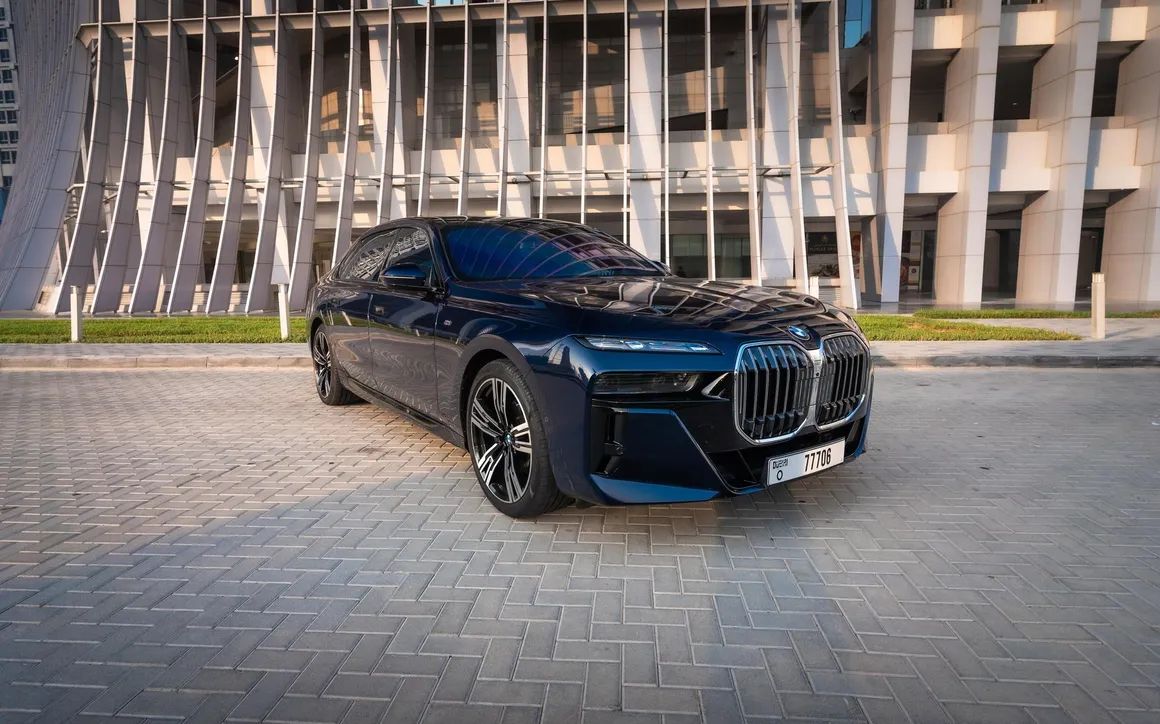 BMW 735 - image 9