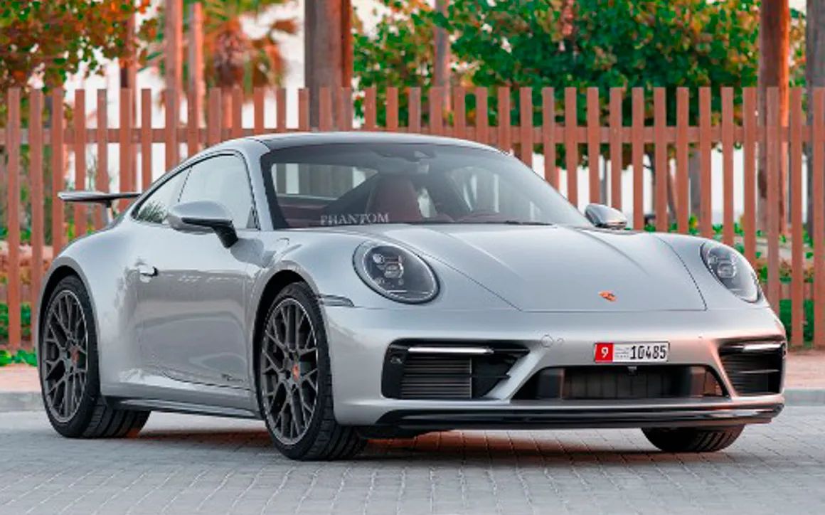 Porsche 911 Carrera S - image 1