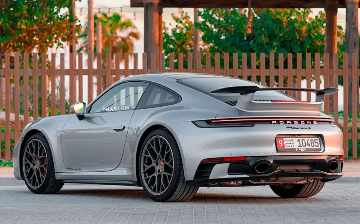 Porsche 911 Carrera S - image 4