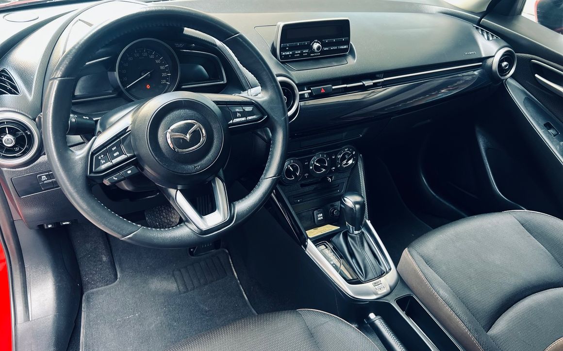 MAZDA 2 - image 8