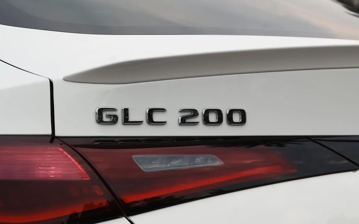 Mercedes Benz GLC200 Coupe White - image 10