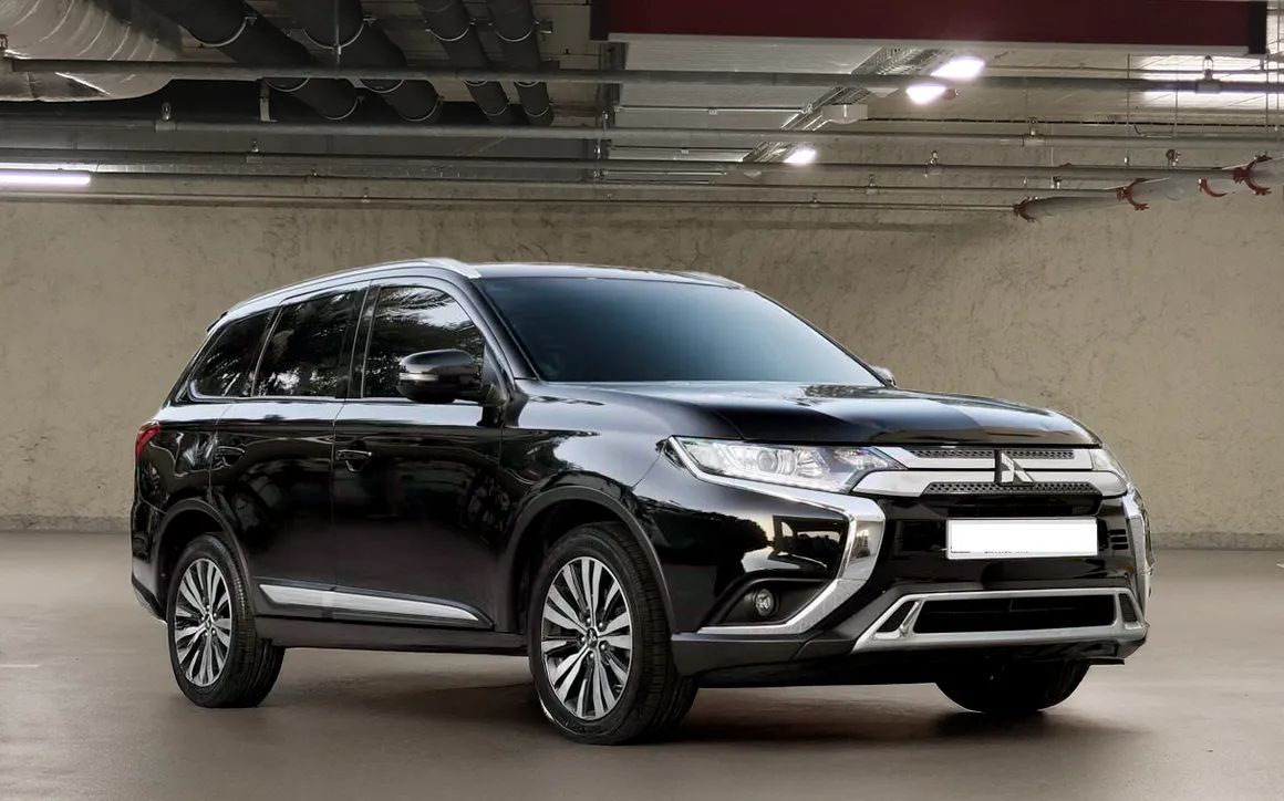 Mitsubishi Outlander 2.4L GLX 7 STR BASIC- - image 1